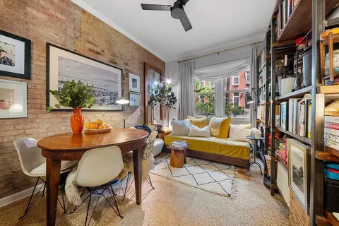 406 W 46th St #1-A, New York, NY 10036