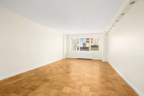 159 W 53rd St #14F, New York, NY 10019