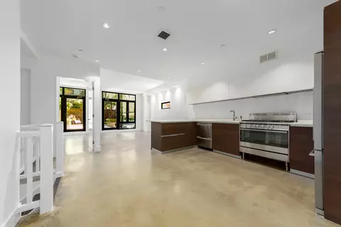 427 E 12th St #1A, New York, NY 10009