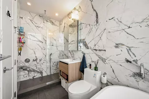 Bath - 246 Maple St #PHA, Brooklyn, NY 11225 photo 2 of 2