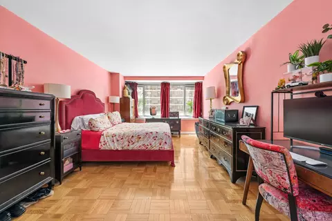 315 W 70th St #3A, New York, NY 10023