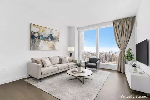 252 South St #35-E, New York, NY 10002