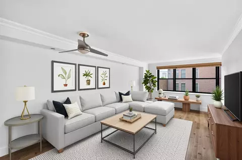 200 E 24th St #910, New York, NY 10010