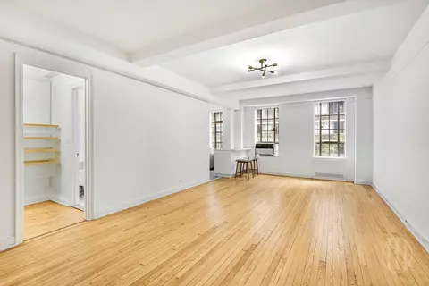 333 W 56th St #3H, New York, NY 10019