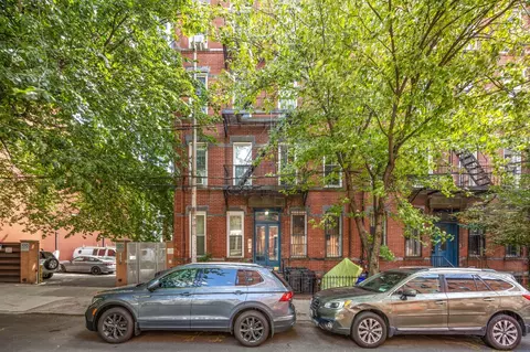 Exterior - 98 Luquer St #3R, Brooklyn, NY 11231 photo 1 of 1