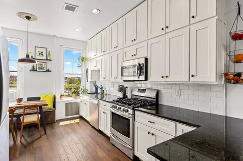 Kitchen - 98 Luquer St #3R, Brooklyn, NY 11231 photo 2 of 2