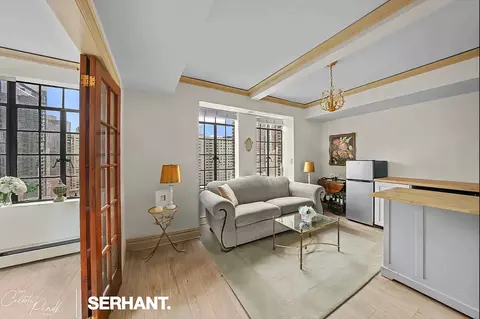 320 E 42nd St #2318, New York, NY 10017