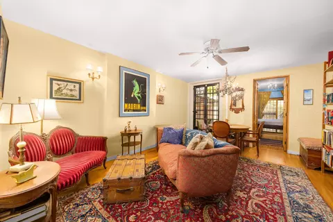 306 W 90th St #1, New York, NY 10024