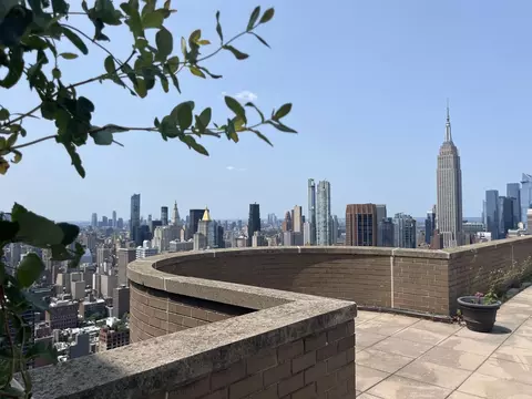 330 E 38th St #PHC, New York, NY 10016
