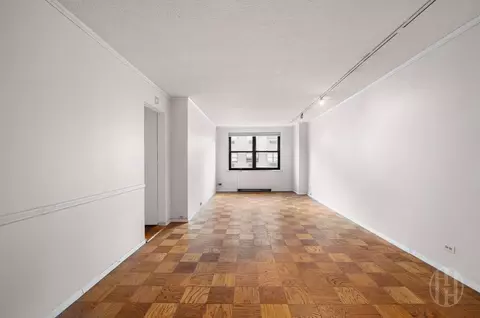 200 E 24th St #1008, New York, NY 10010