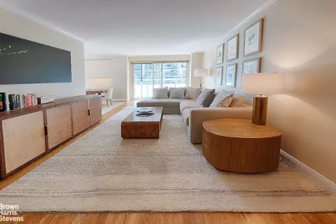 300 E 40th St #21R, New York, NY 10016