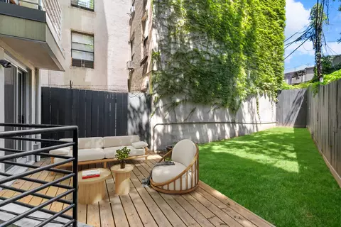 395 S 2nd St #1, Brooklyn, NY 11211