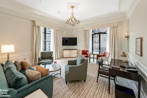 2 E 55th St #901, New York, NY 10022