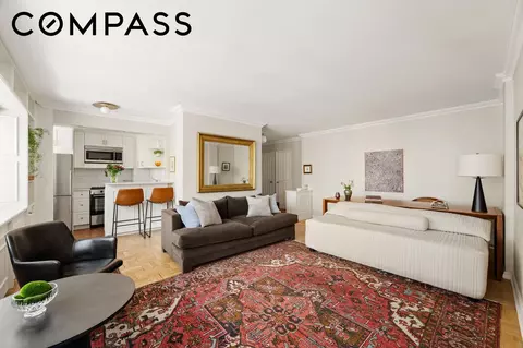 39 Gramercy Park N #17A, New York, NY 10010