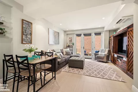 30-11 21st St #4E, New York City, NY 11102
