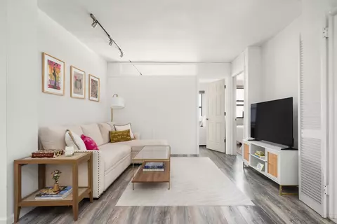 140 7th Ave #7E, New York, NY 10011