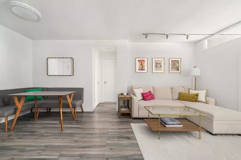 140 7th Ave #7E, New York, NY 10011