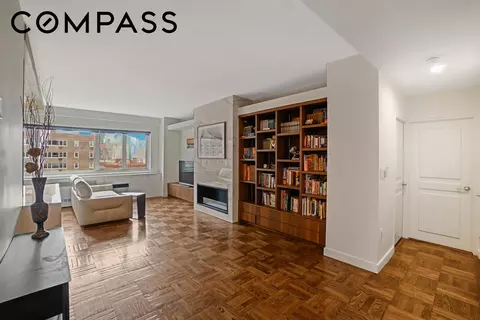 30 W 60th St #14M, New York City, NY 10019