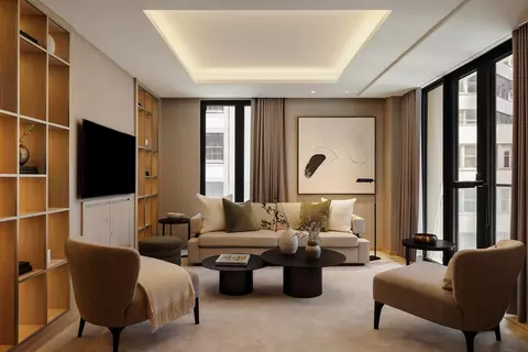 685 5th Ave #19C, New York, NY 10022