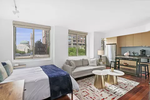 206 E 95th St #4D, New York, NY 10128