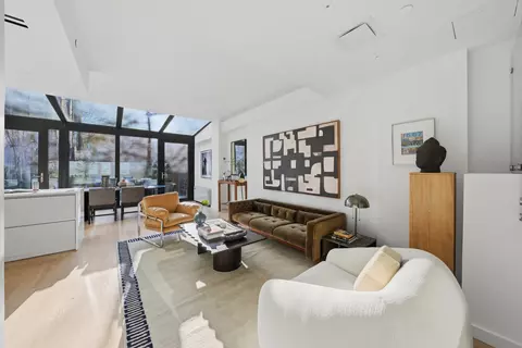 650 E 6th St #TWH, New York, NY 10009