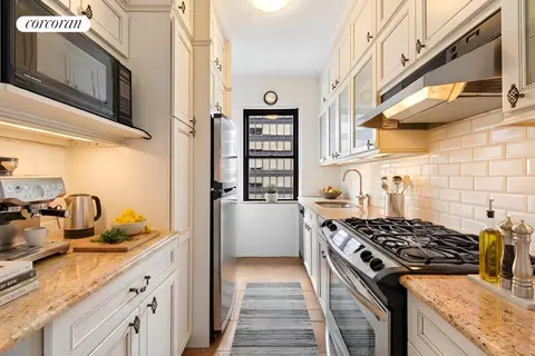 440 E 62nd St #9F, New York, NY 10065