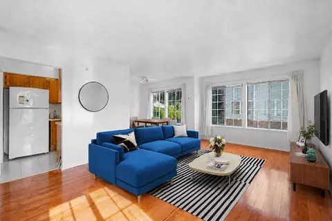 16 Roosevelt Ct, Staten Island, NY 10314