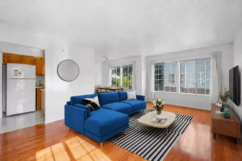 16 Roosevelt Ct, Staten Island, NY 10314