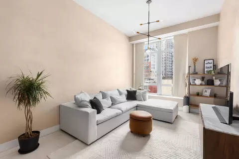 111 Fulton St #806, New York, NY 10038