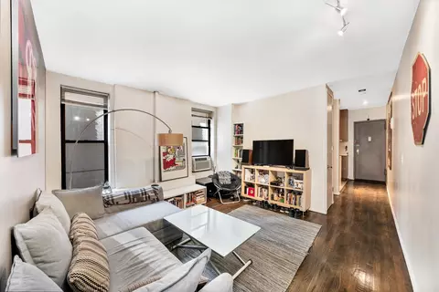 246 E 51st St #17, New York, NY 10022
