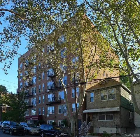 50-15 39th St #5-C, New York City, NY 11104