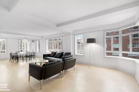 21 E 61st St #9F, New York, NY 10065