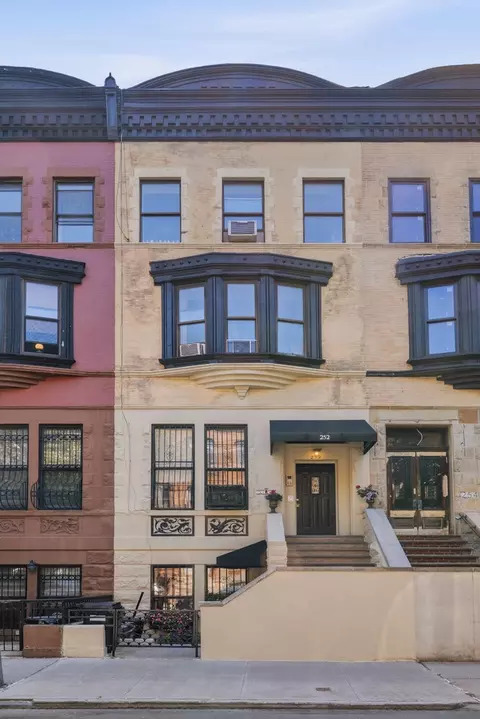 252 W 136th St, New York, NY 10030