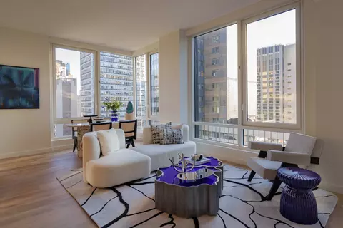 135 E 47th St #30C, New York, NY 10017