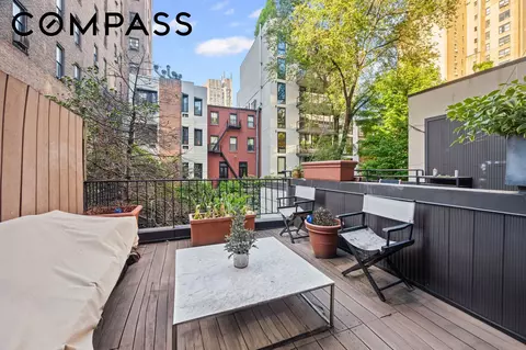 223 W 14th St #1B, New York, NY 10011