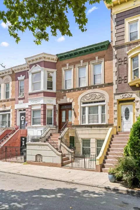 16 Virginia Pl, Brooklyn, NY 11213