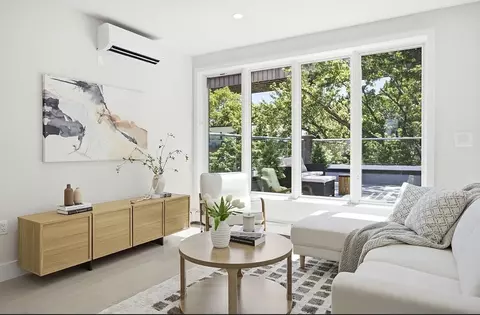 19-25 22nd Rd, New York City, NY 11105
