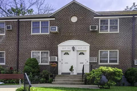 249-33 64th Ave #1, Little Neck, NY 11362