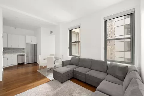 120 Greenwich St #8H, New York, NY 10006