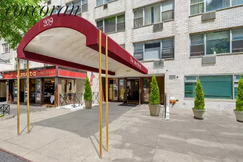 209 E 56th St #9E, New York, NY 10022