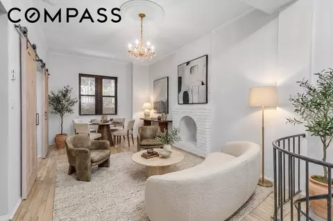 425 W 24th St #1F, New York, NY 10011