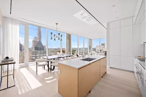200 E 59th St #29E, New York, NY 10022