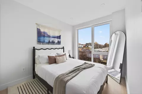 28-08 21st St #4-C, Astoria, NY 11102