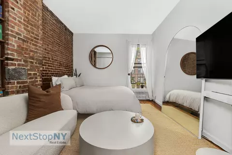 425 E 78th St #4D, New York, NY 10075