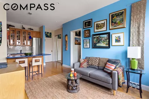 360 W 21st St #4E, New York, NY 10011