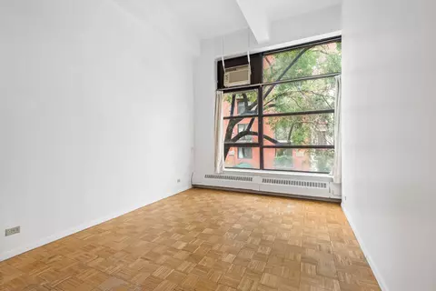 350 E 62nd St #2T, New York City, NY 10021