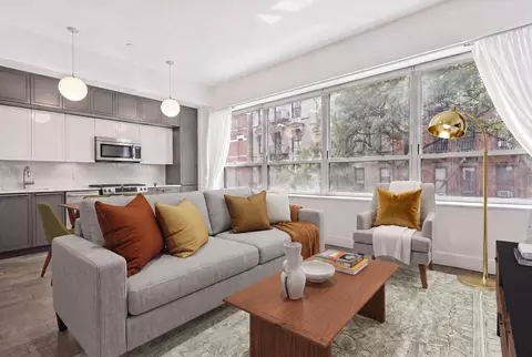 416 W 52nd St #317, New York, NY 10019