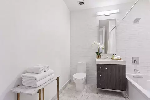 416 W 52nd St #317, New York, NY 10019