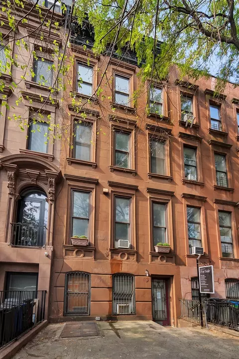 318 E 120th St, New York, NY 10035