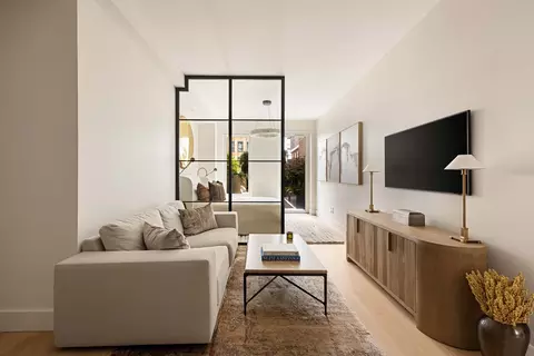 15 W 61st St #3D, New York, NY 10023